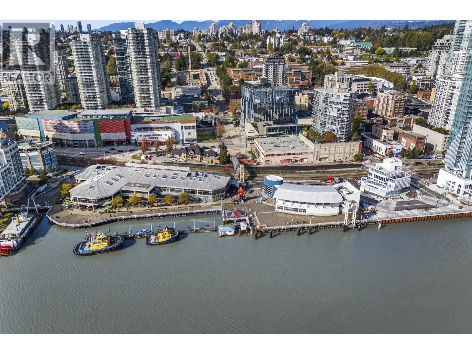 3903 680 QUAYSIDE DRIVE