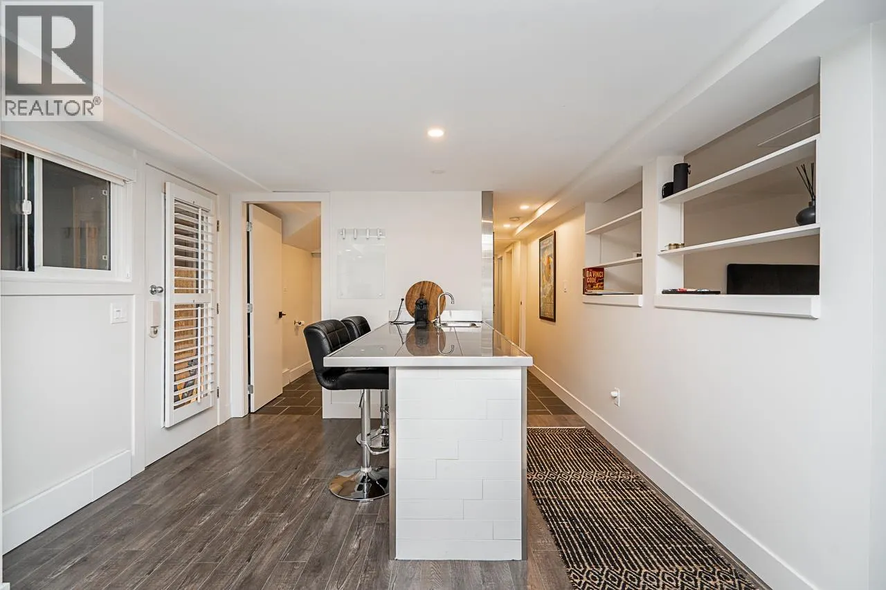 6070 MARINE DRIVE