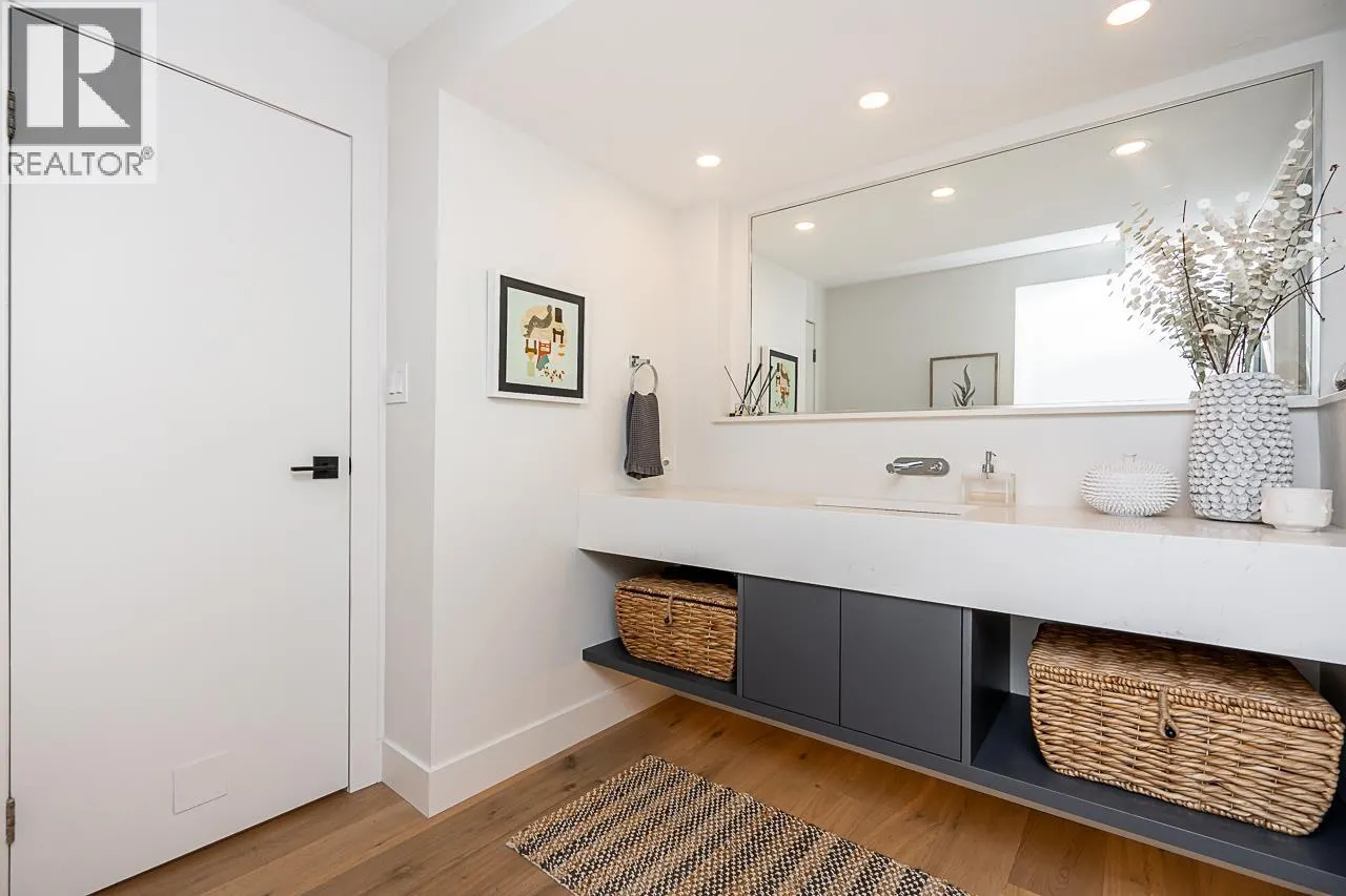 6070 MARINE DRIVE