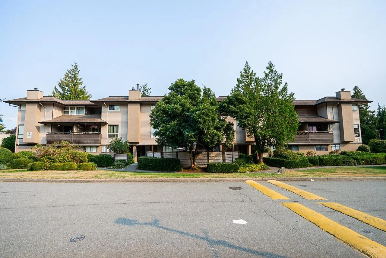 10570 HOLLY PARK LANE
