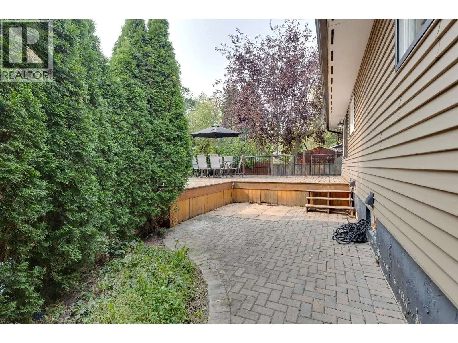 7827 QUEENS CRESCENT