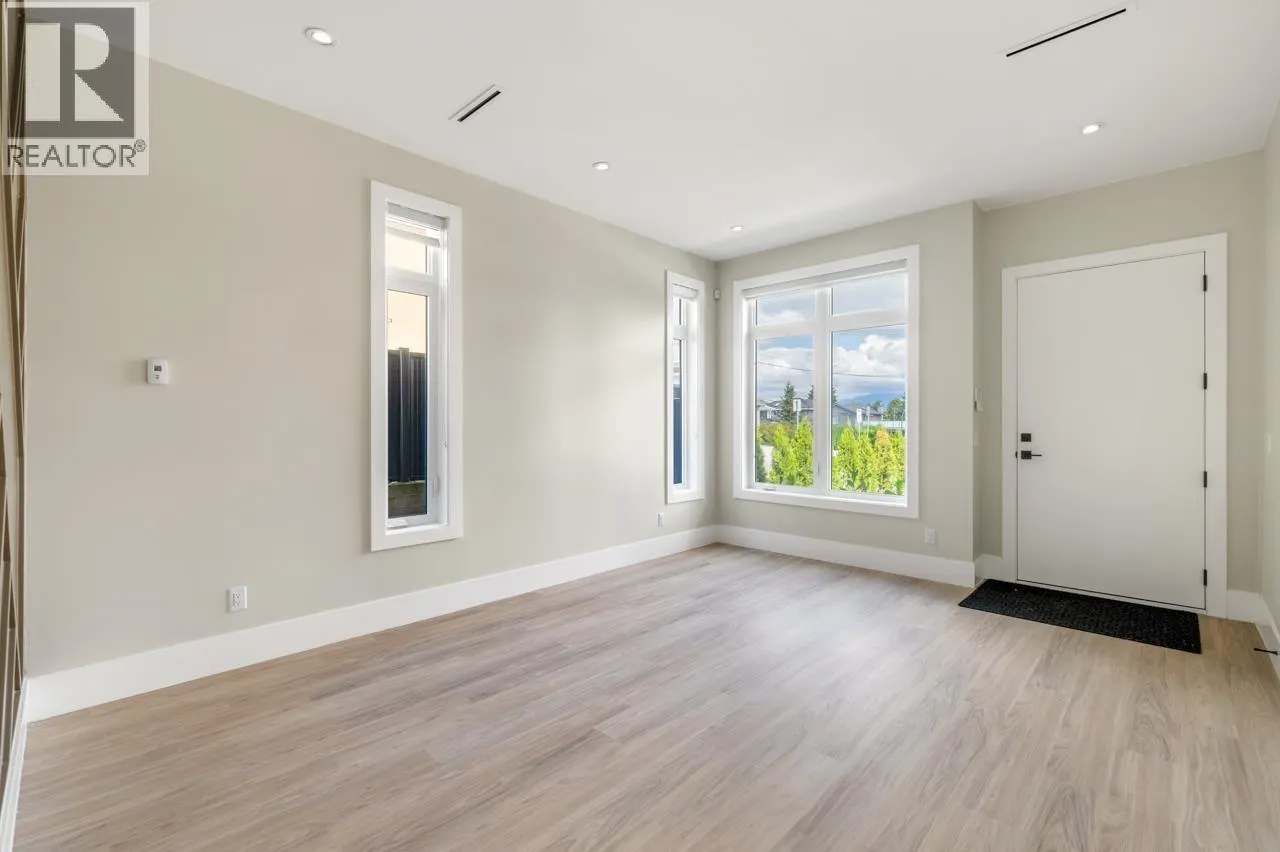 1 4096 NITHSDALE STREET