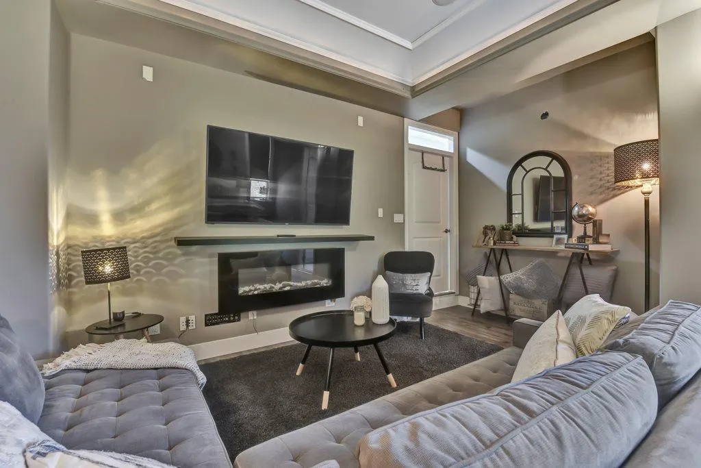 8692 170 STREET