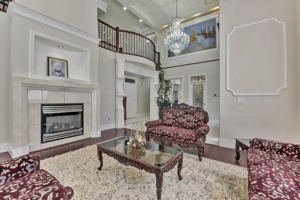 8692 170 STREET