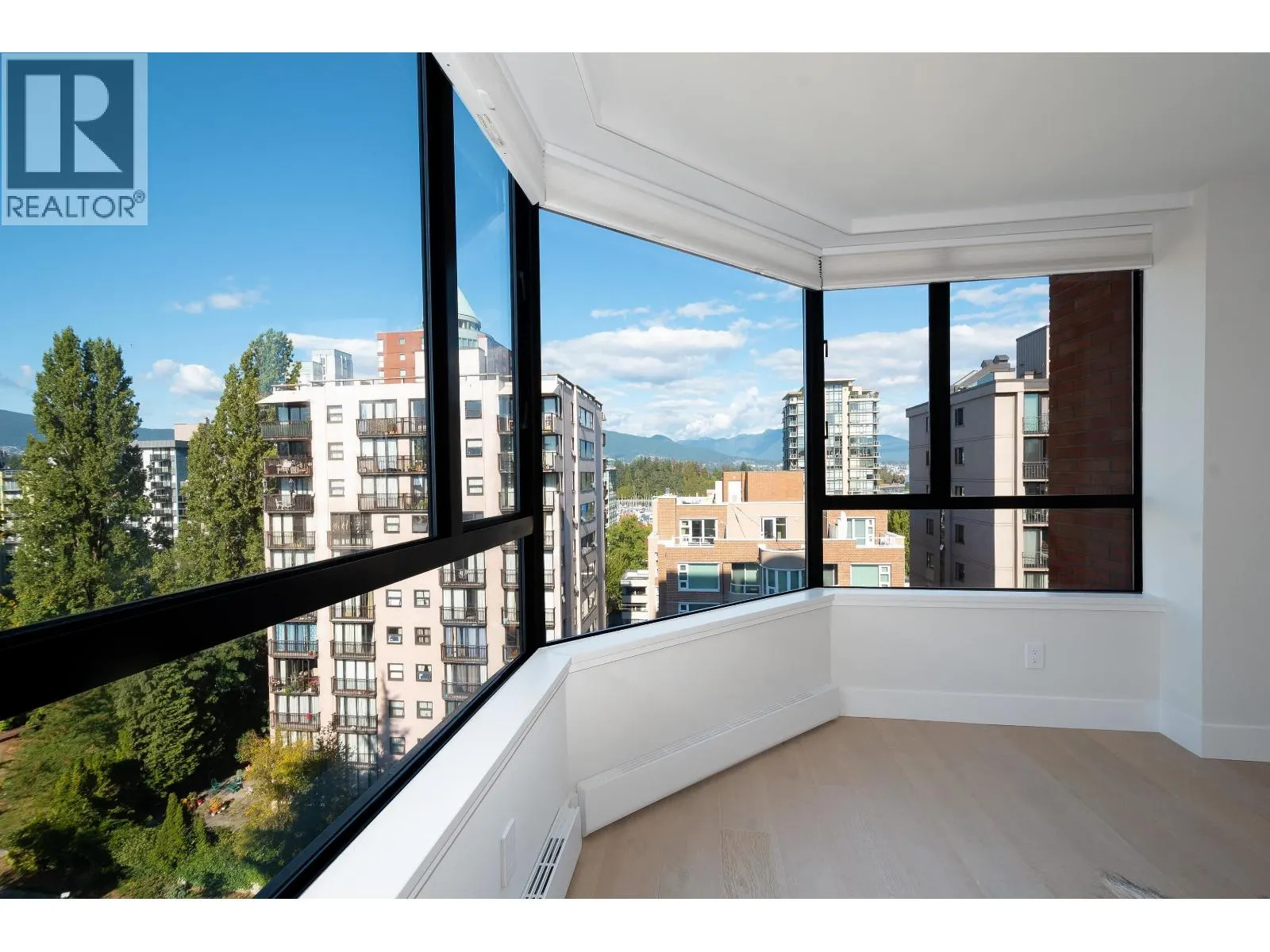 902 1860 ROBSON STREET