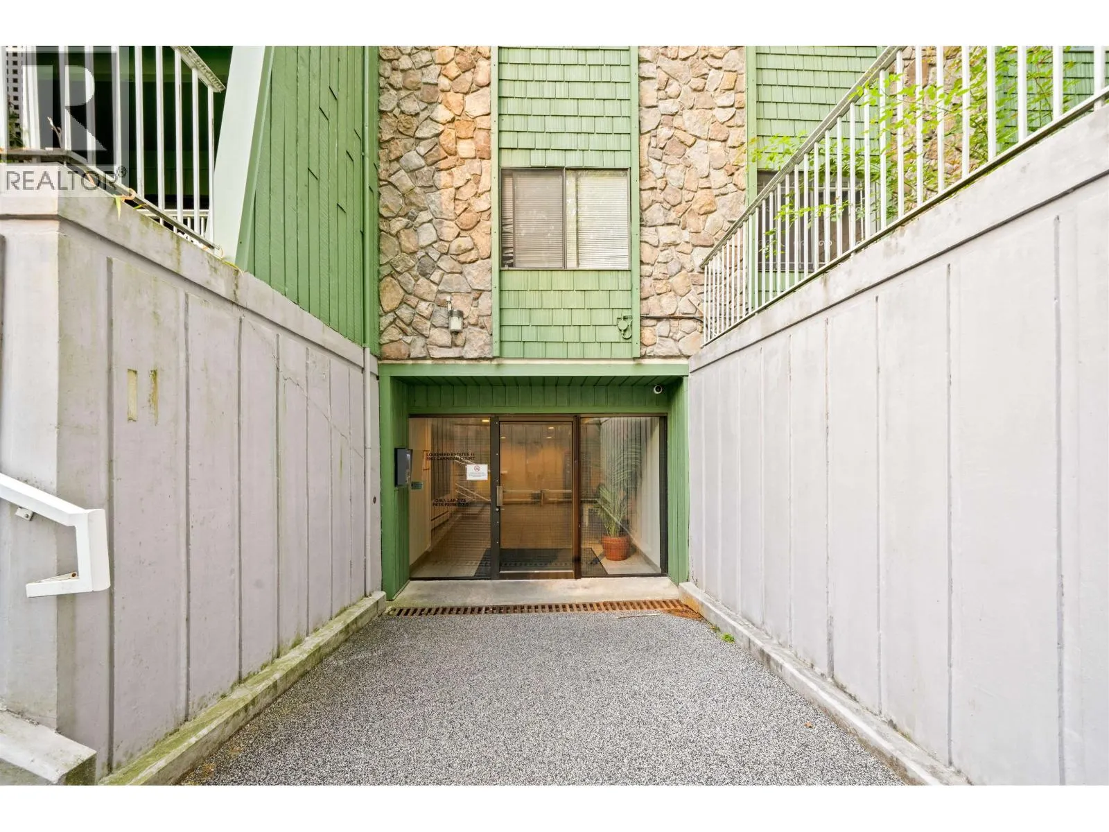201 3901 CARRIGAN COURT