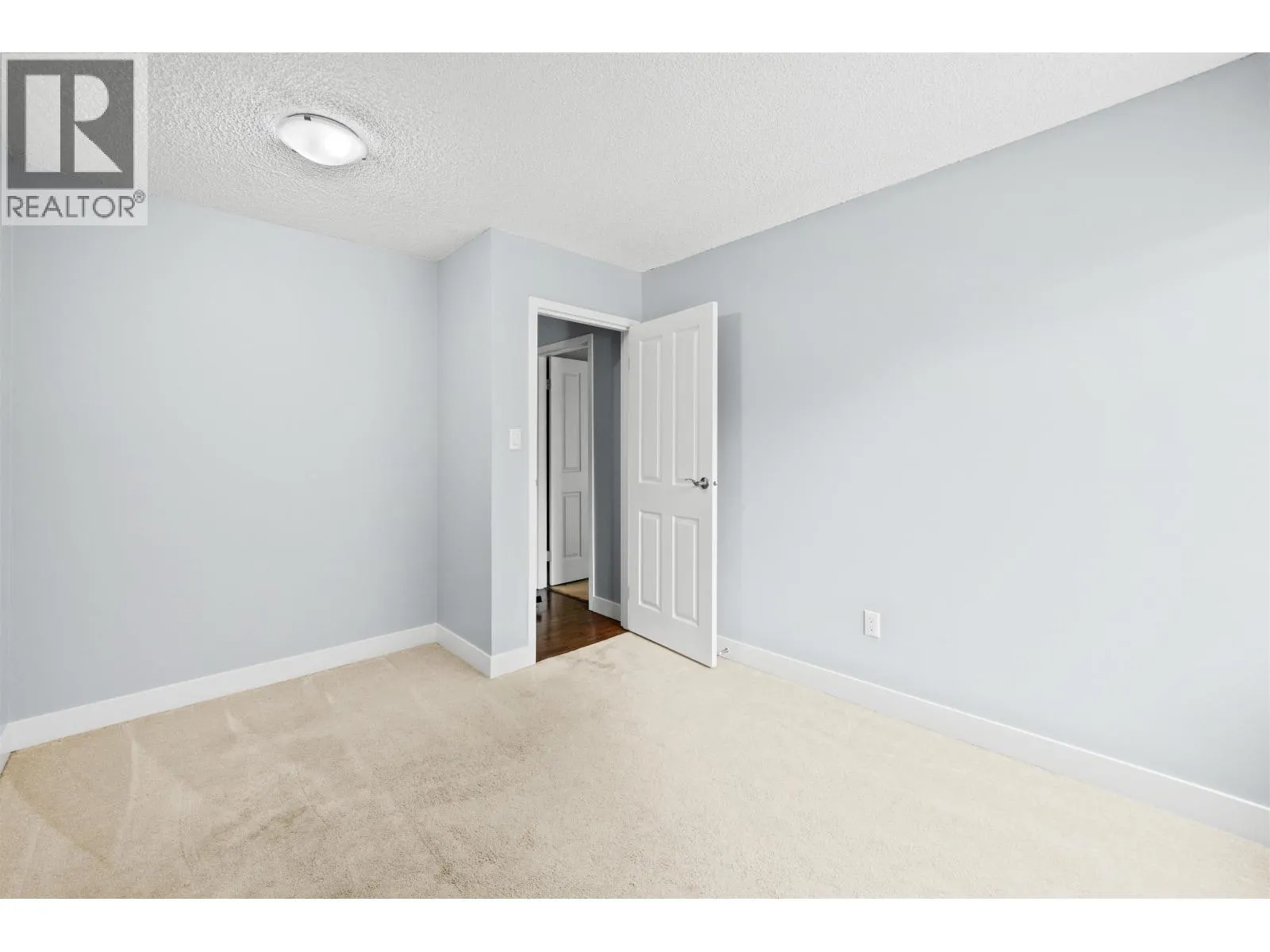201 3901 CARRIGAN COURT