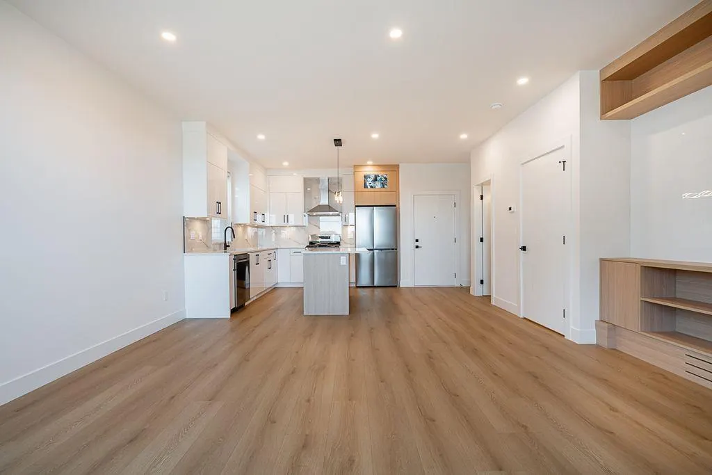 101 16697 16 AVENUE