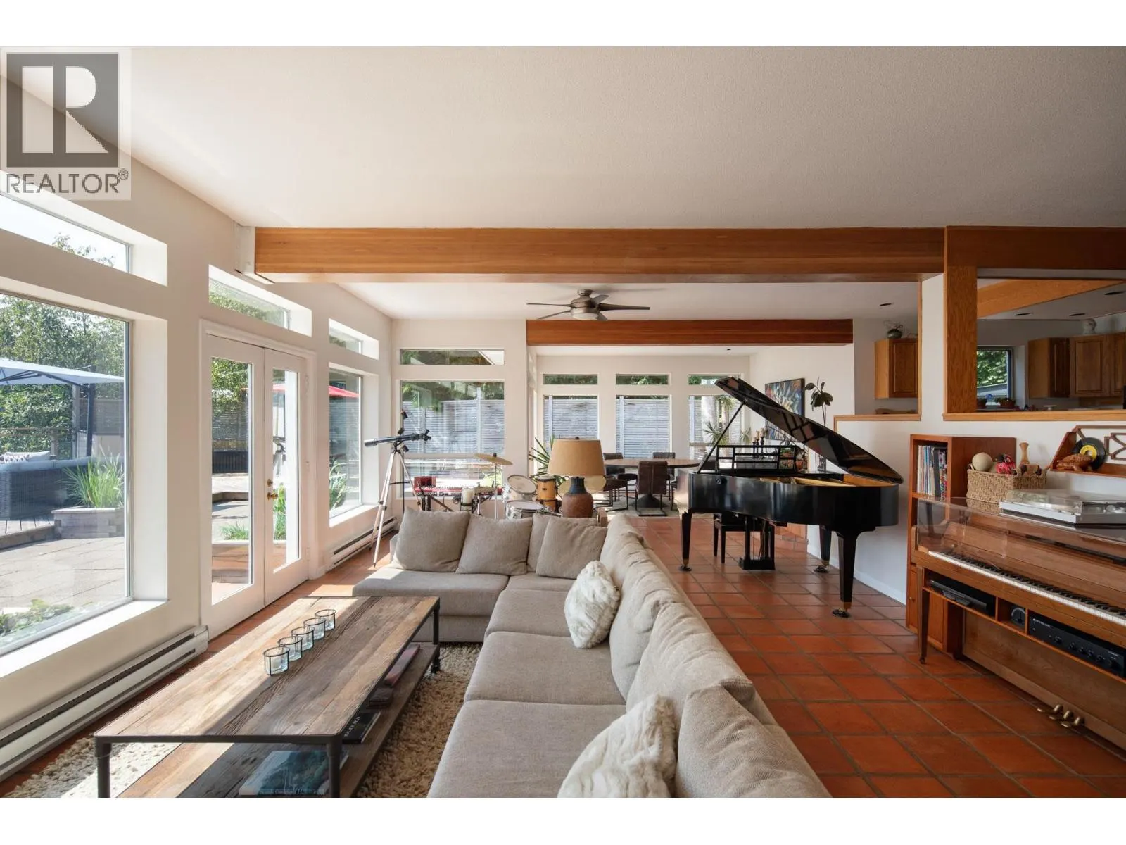 5439 INDIAN RIVER DRIVE