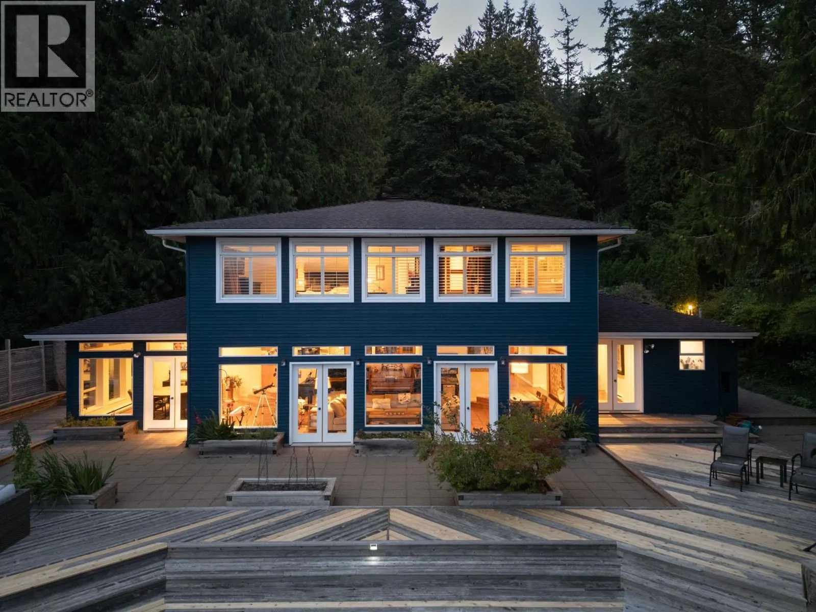 5439 INDIAN RIVER DRIVE