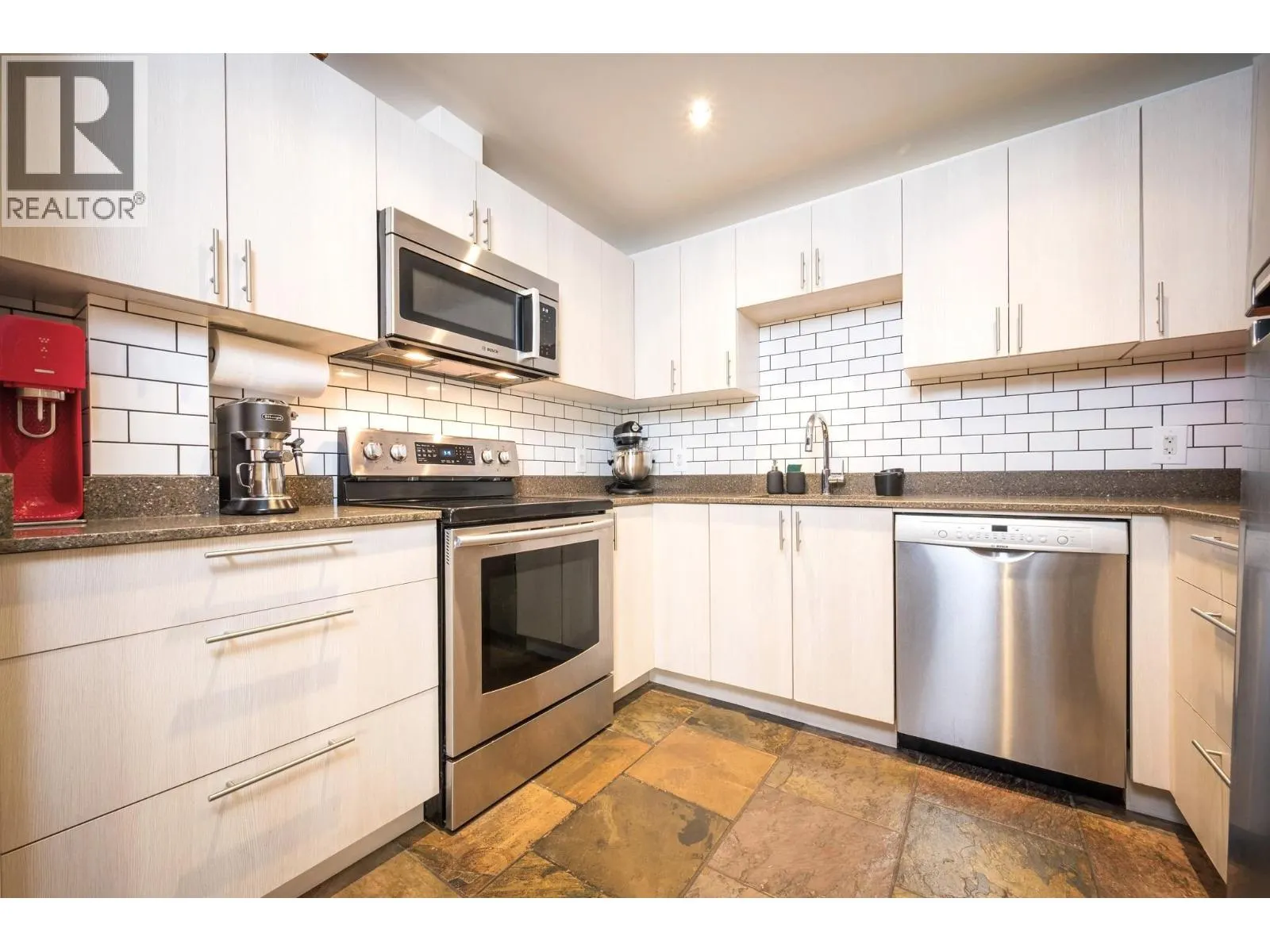 D101 1400 ALTA LAKE ROAD