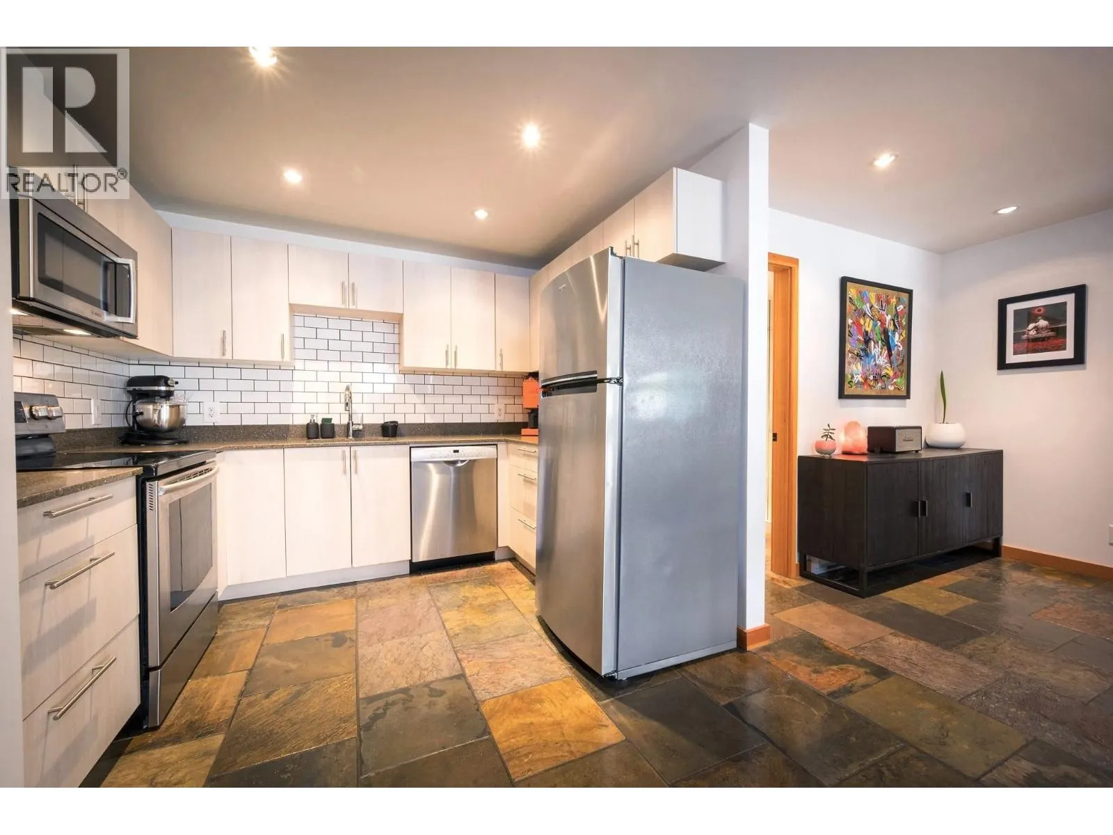 D101 1400 ALTA LAKE ROAD