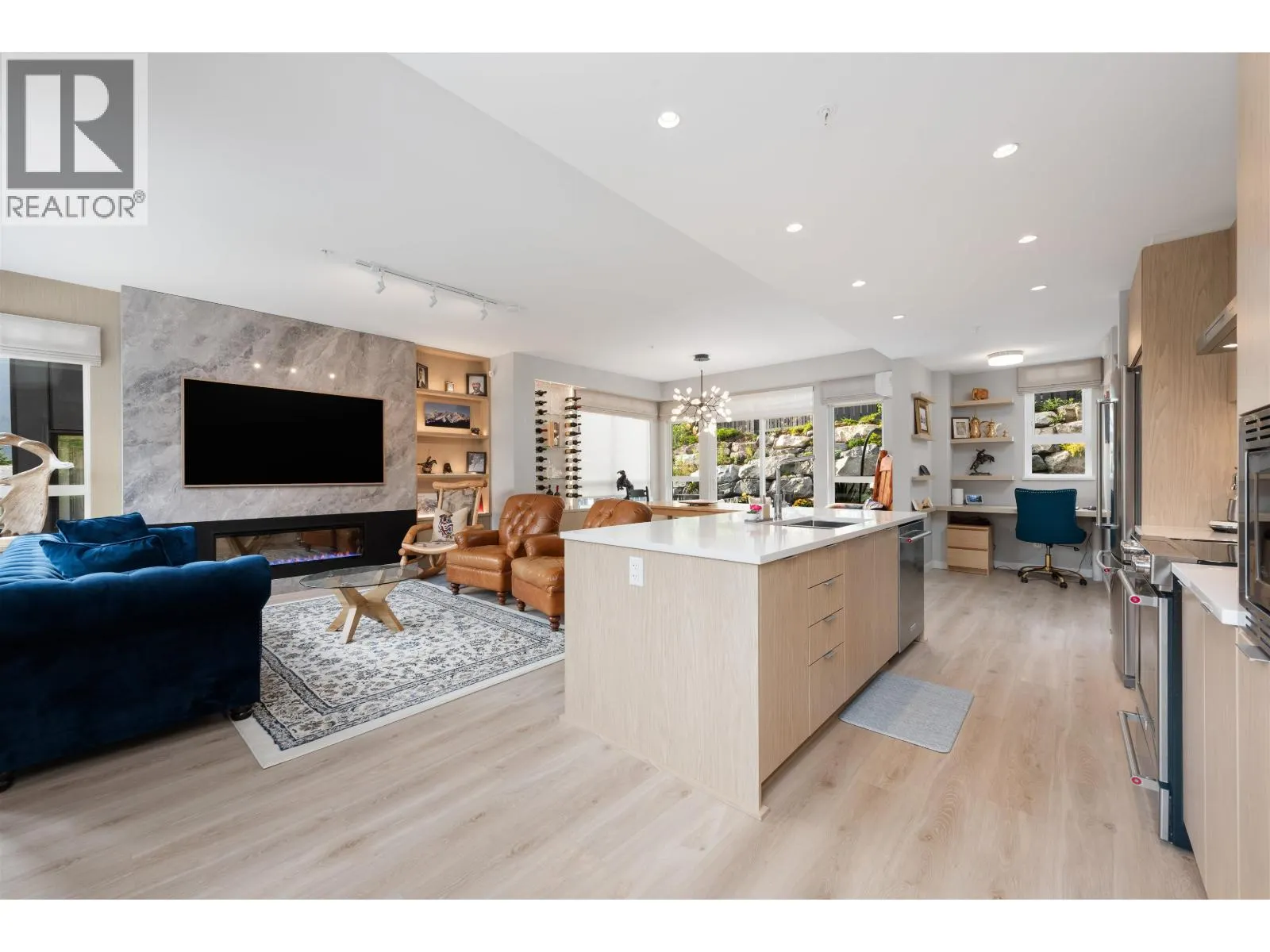 41204 HIGHLINE PLACE