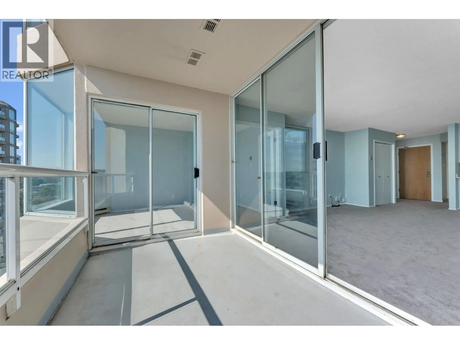 1205 1065 QUAYSIDE DRIVE