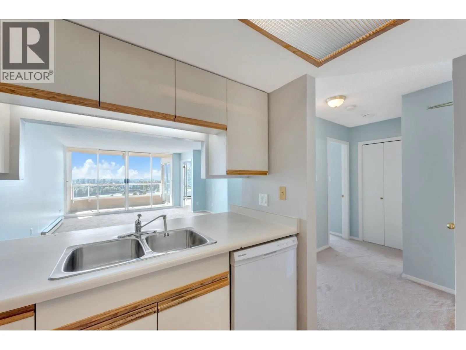 1205 1065 QUAYSIDE DRIVE