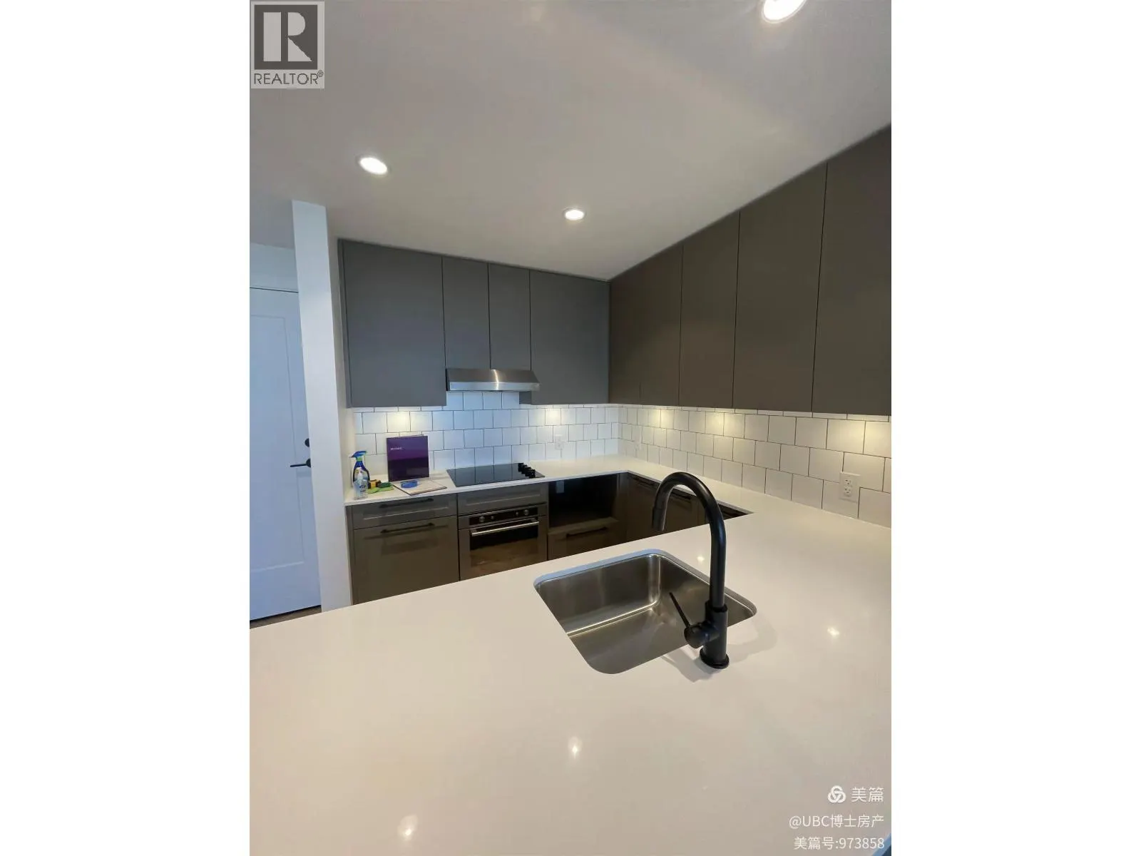 306 9228 SLOPE MEWS