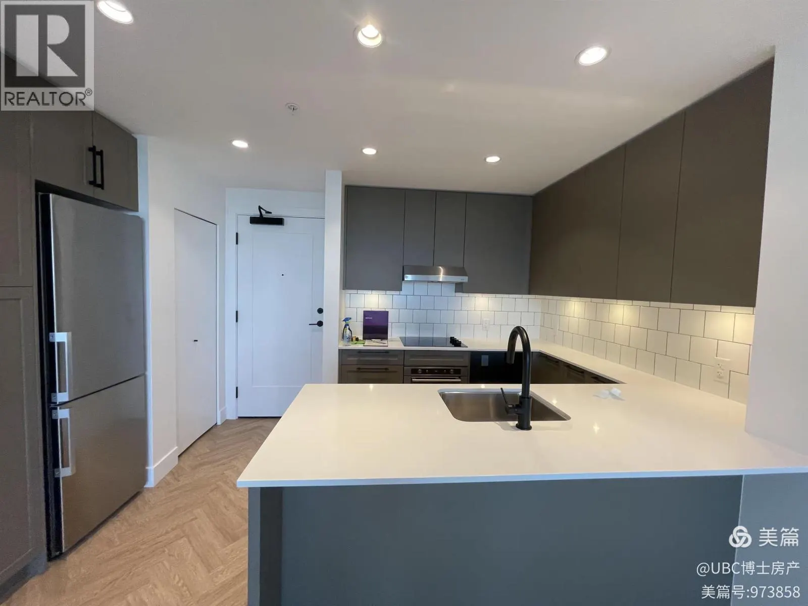 306 9228 SLOPE MEWS