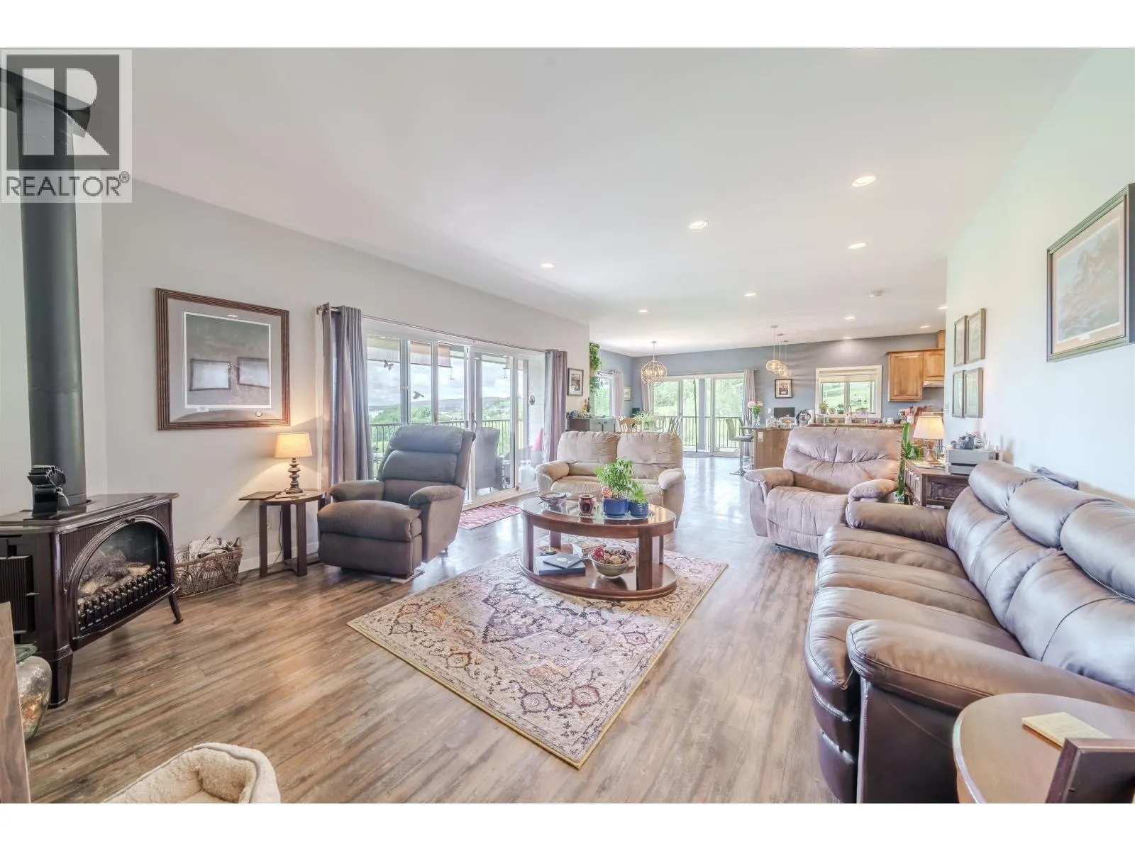 4162 LAC LA HACHE STATION ROAD