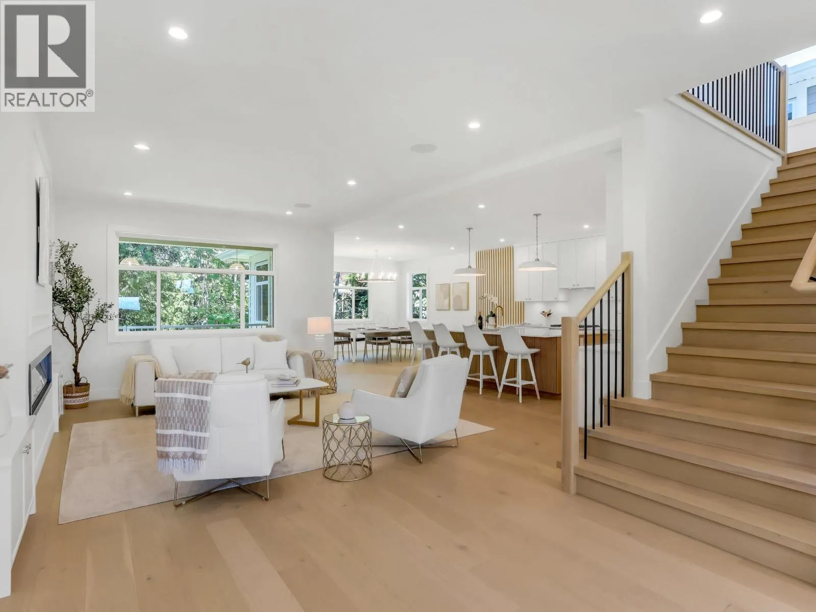 3553 MONSON CRESCENT
