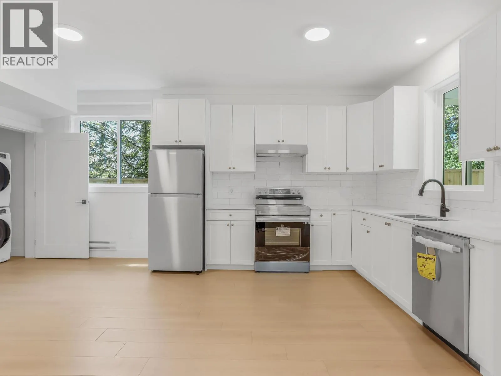 BSMT 3553 MONSON CRESCENT