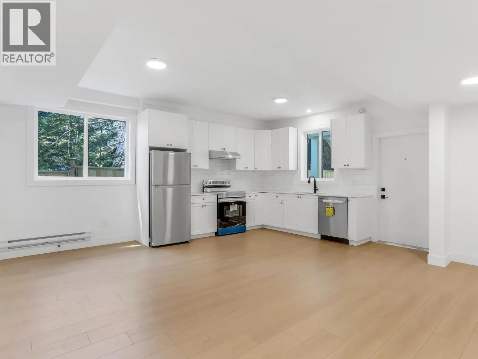 BSMT 3553 MONSON CRESCENT