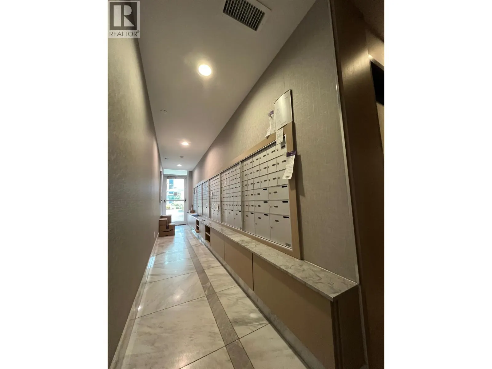 201 3533 ROSS DRIVE