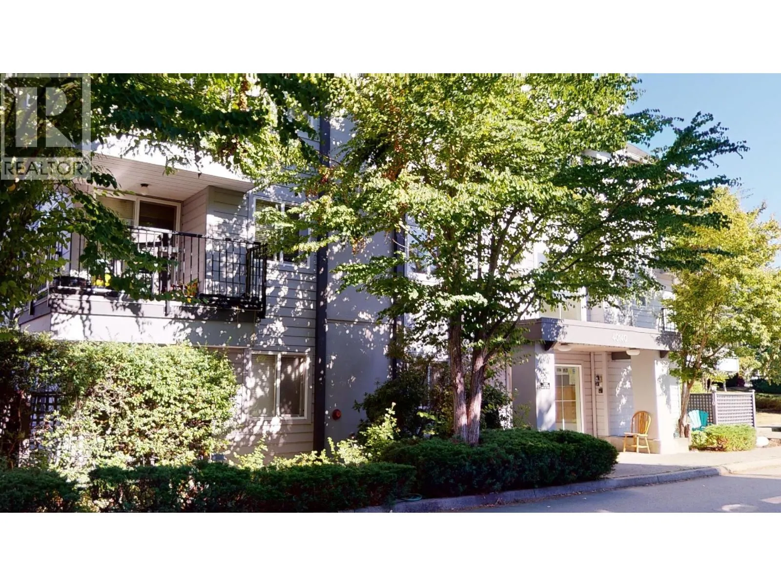 C210 40140 WILLOW CRESCENT