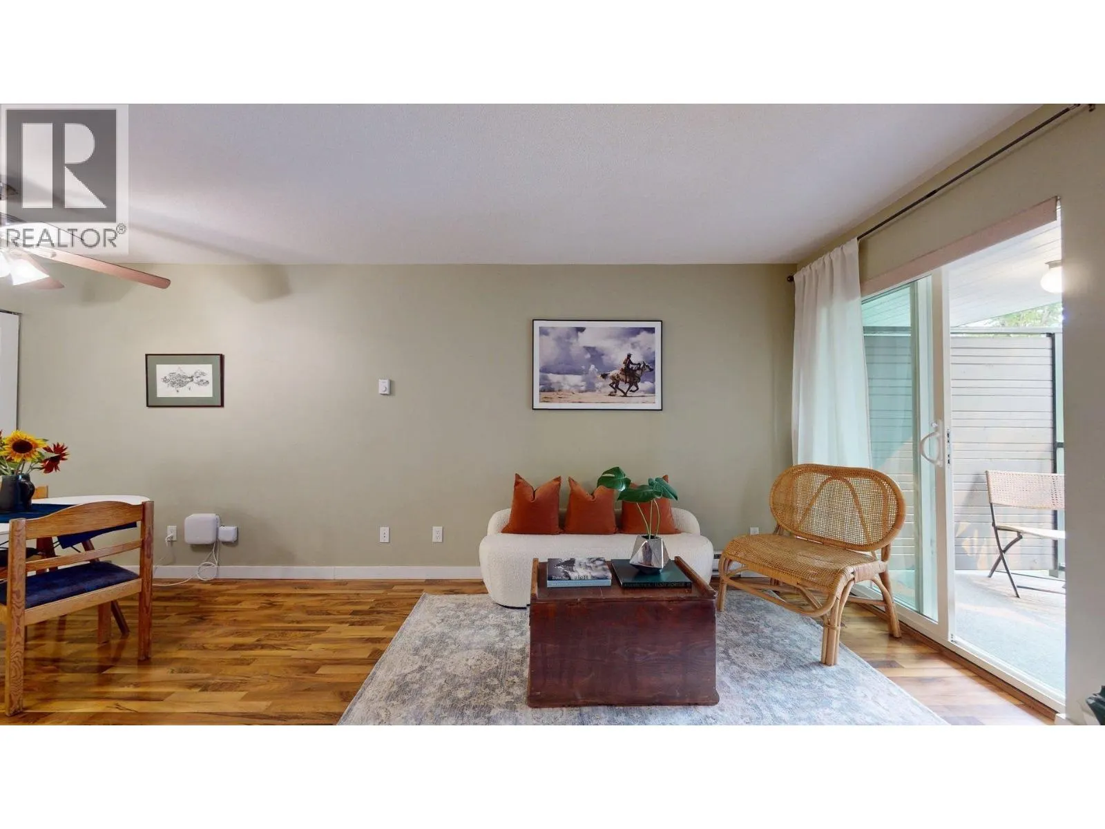 C210 40140 WILLOW CRESCENT