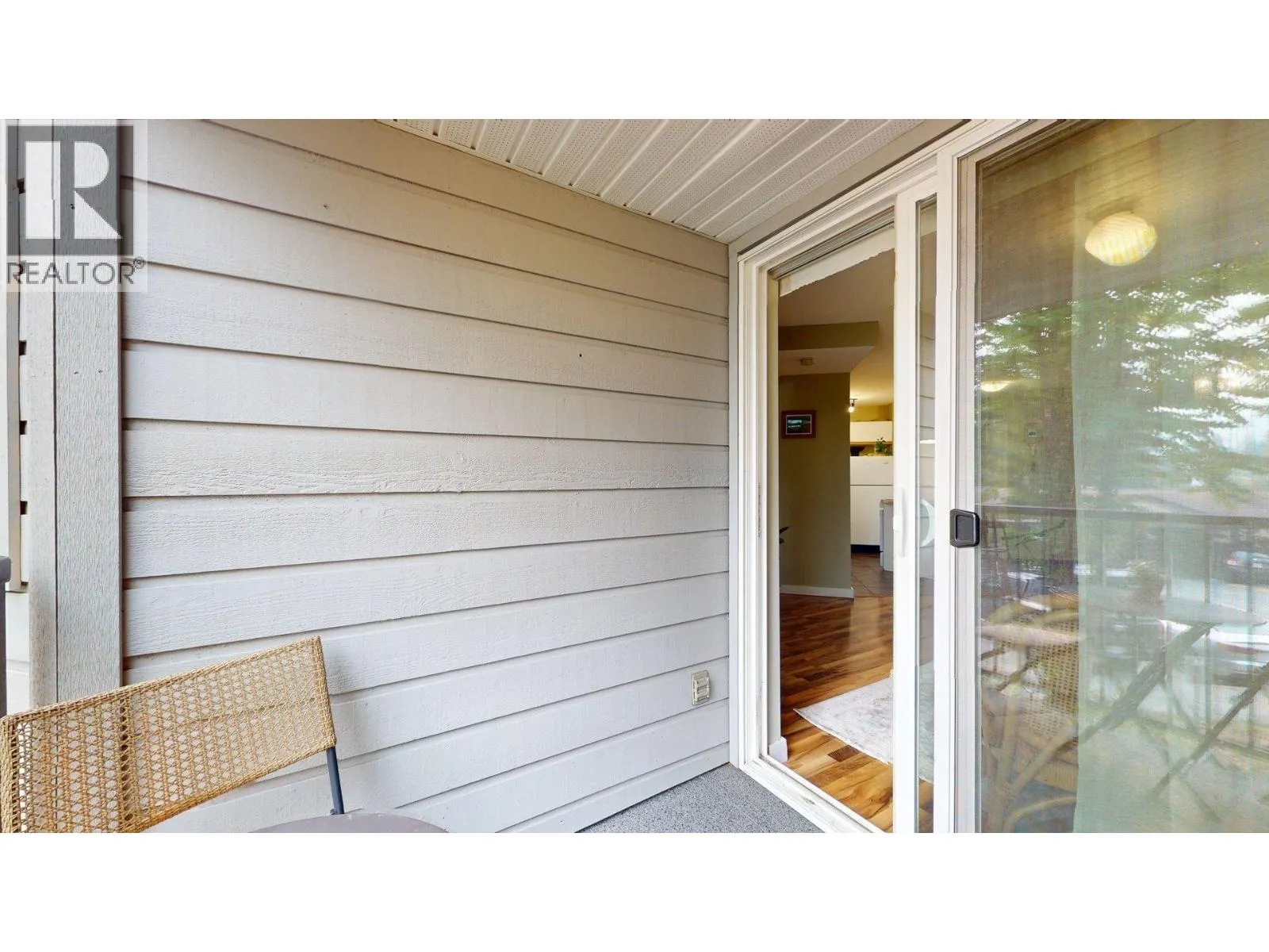 C210 40140 WILLOW CRESCENT