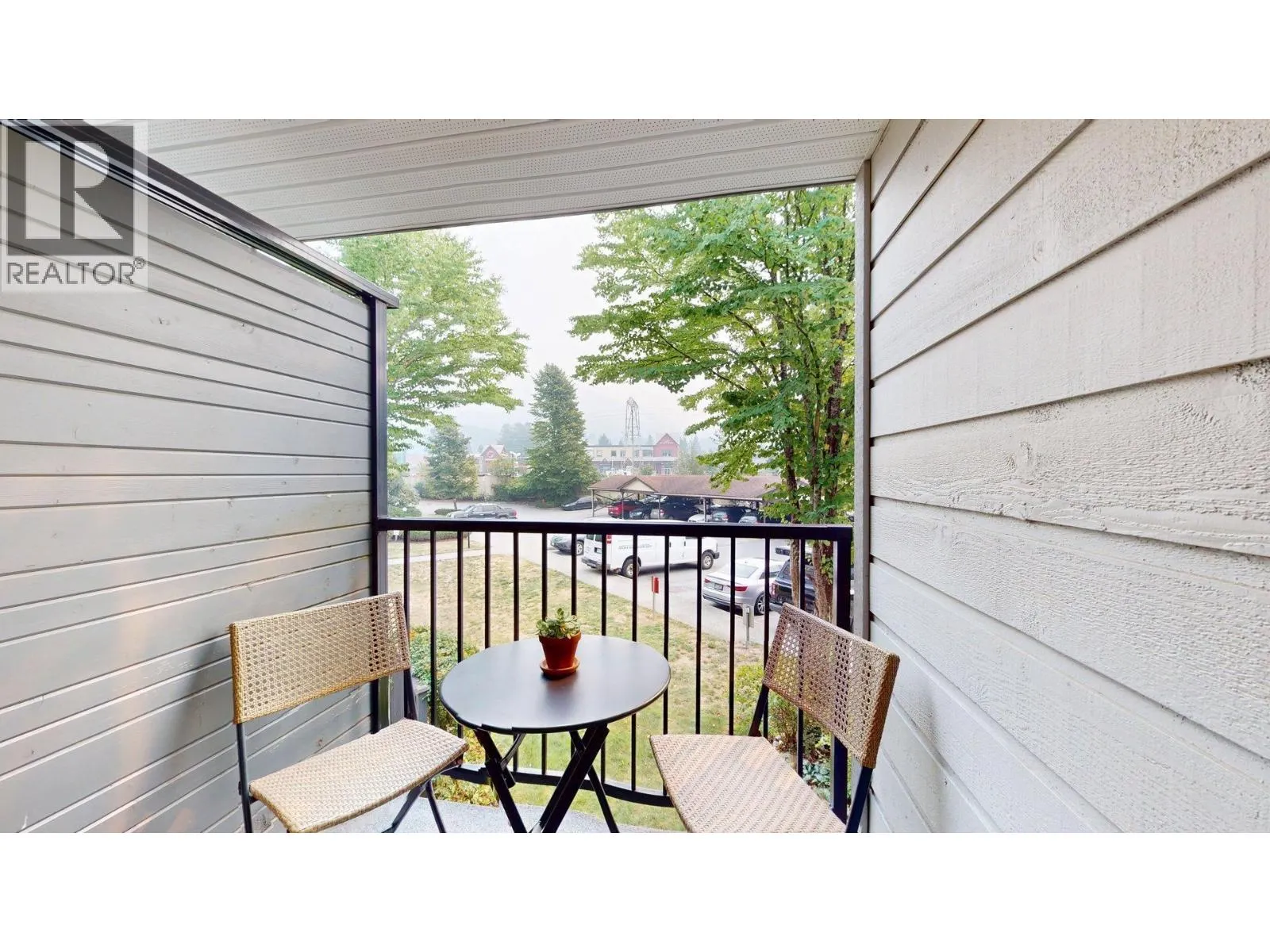 C210 40140 WILLOW CRESCENT