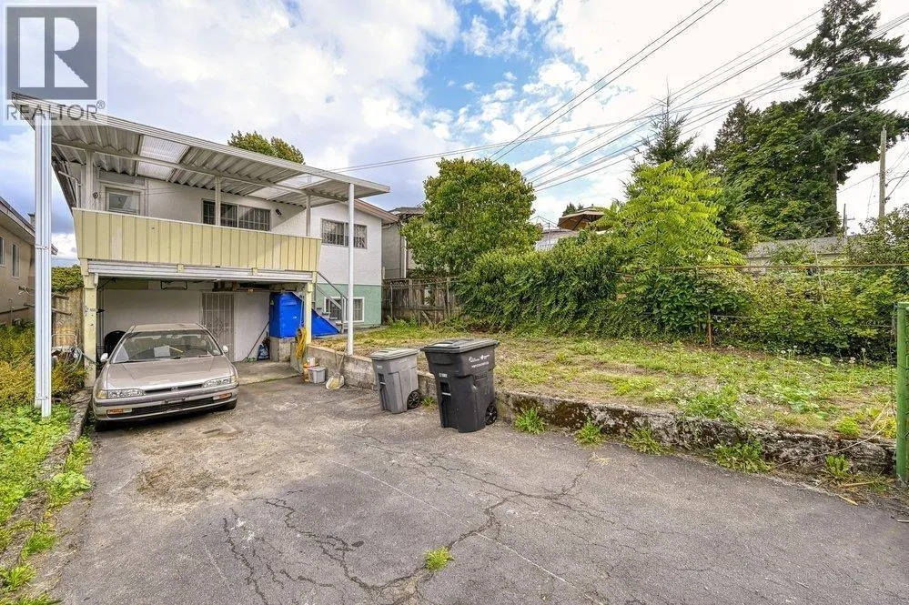 Main 3470 DUNDAS STREET