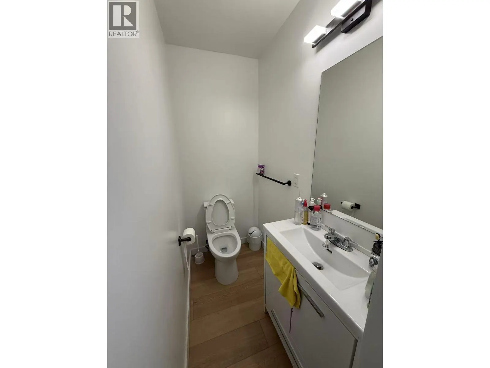 Main 3470 DUNDAS STREET