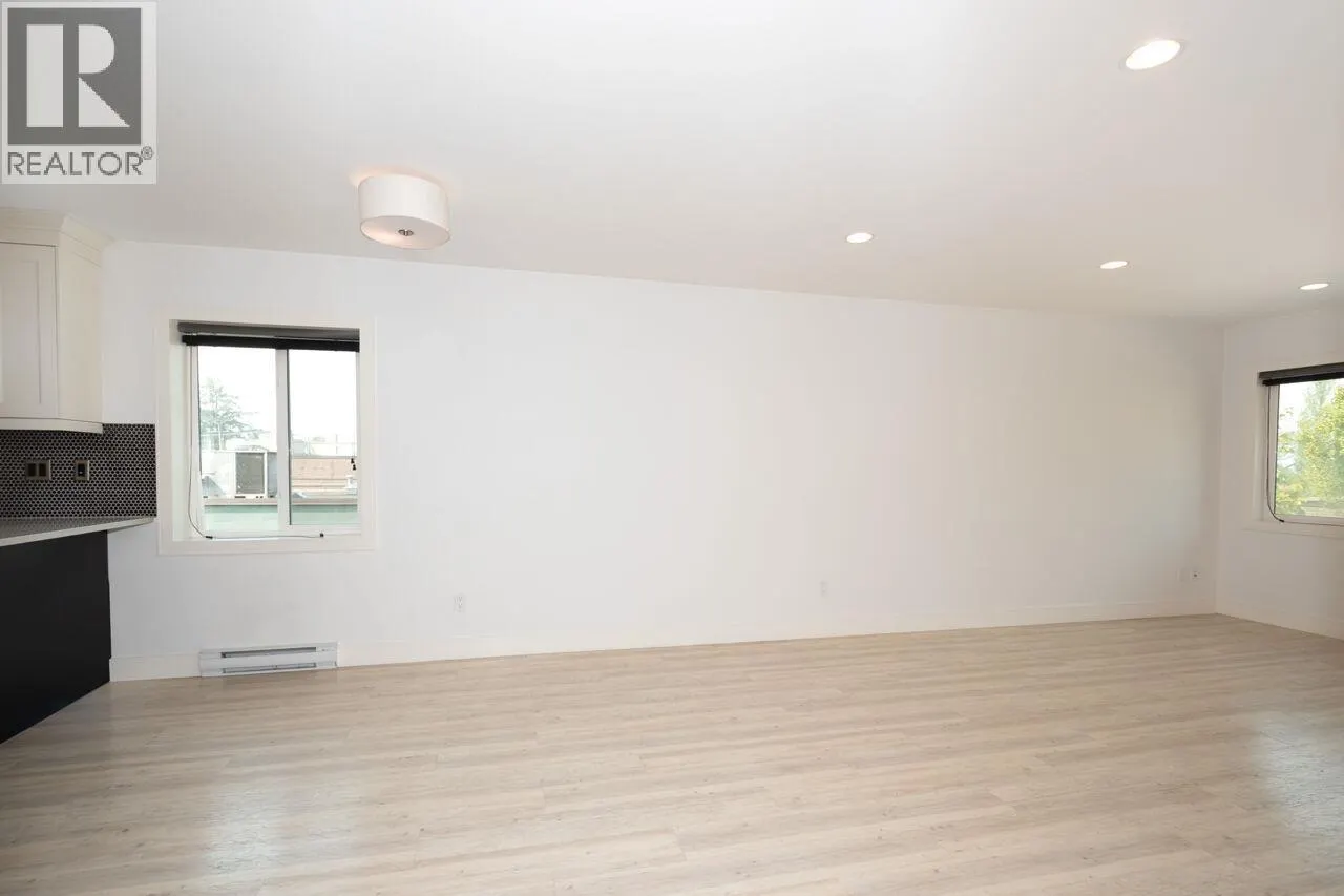301 4548 HASTINGS STREET