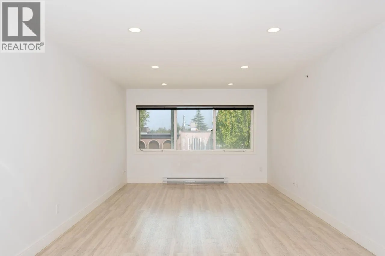 301 4548 HASTINGS STREET