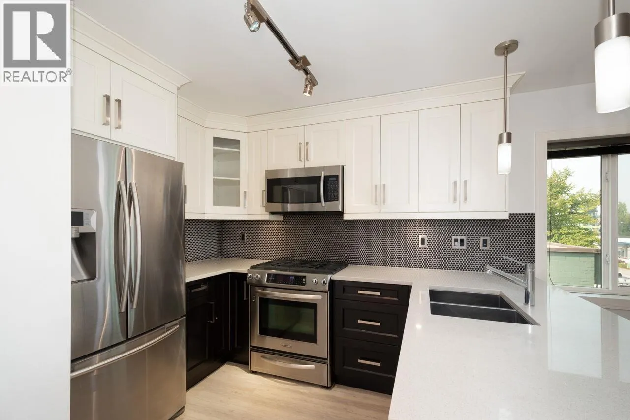 301 4548 HASTINGS STREET