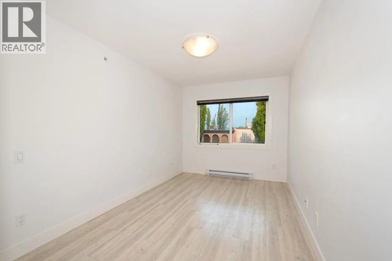 301 4548 HASTINGS STREET