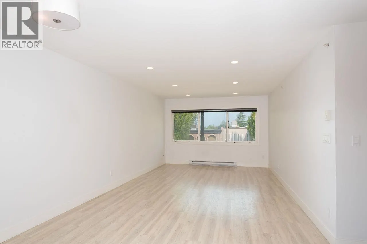 301 4548 HASTINGS STREET