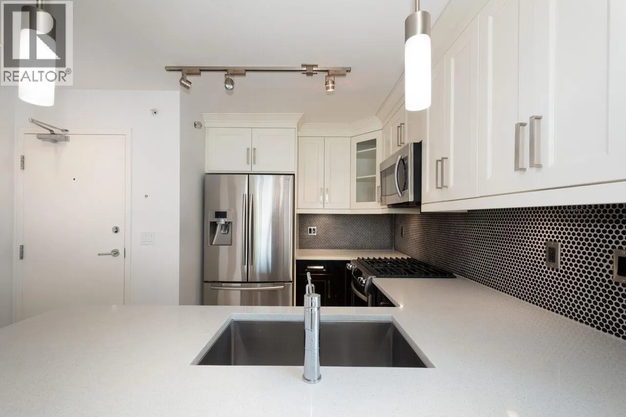 301 4548 HASTINGS STREET