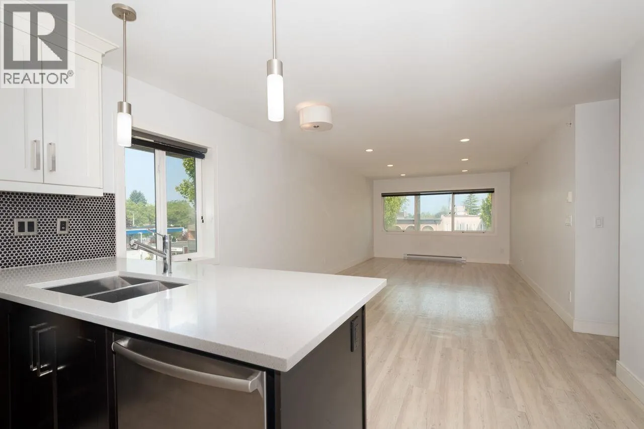 301 4548 HASTINGS STREET