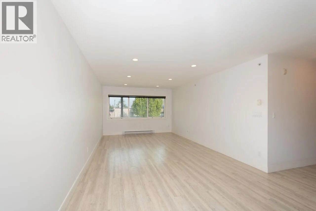 301 4548 HASTINGS STREET