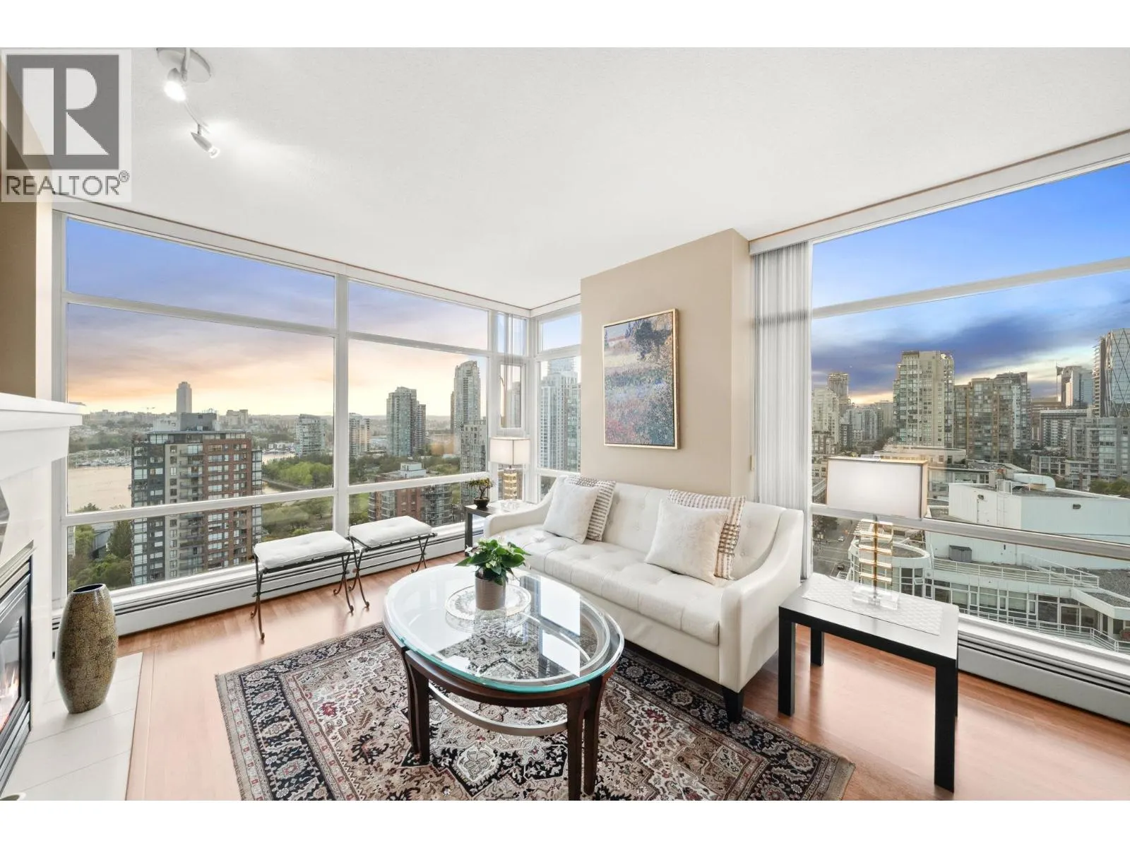 2306 1199 MARINASIDE CRESCENT