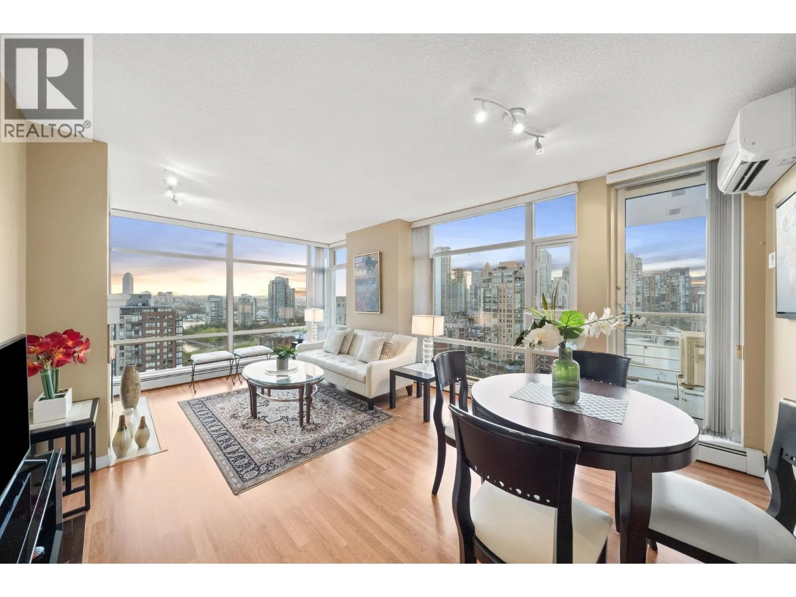 2306 1199 MARINASIDE CRESCENT