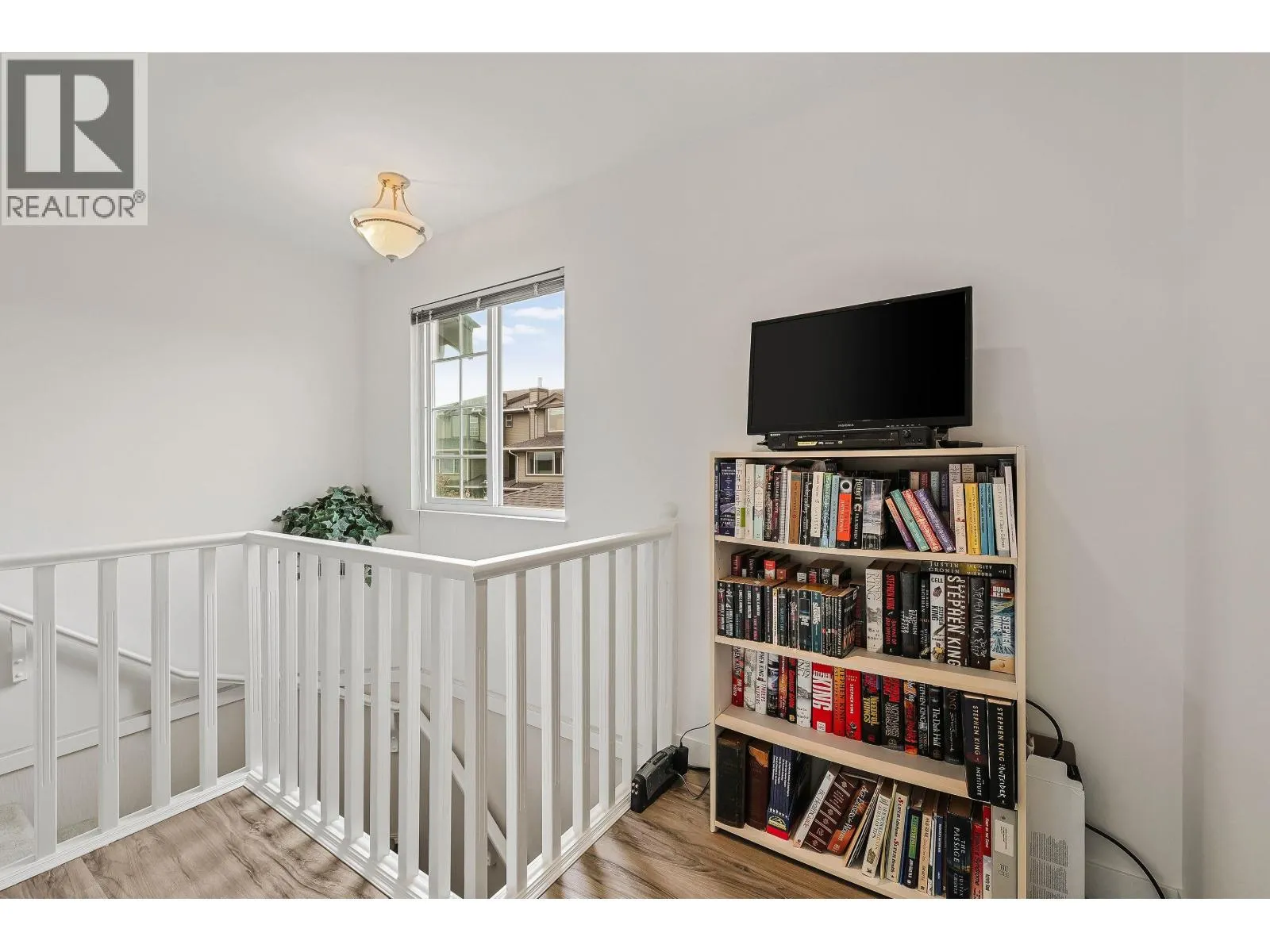 106 1140 CASTLE CRESCENT