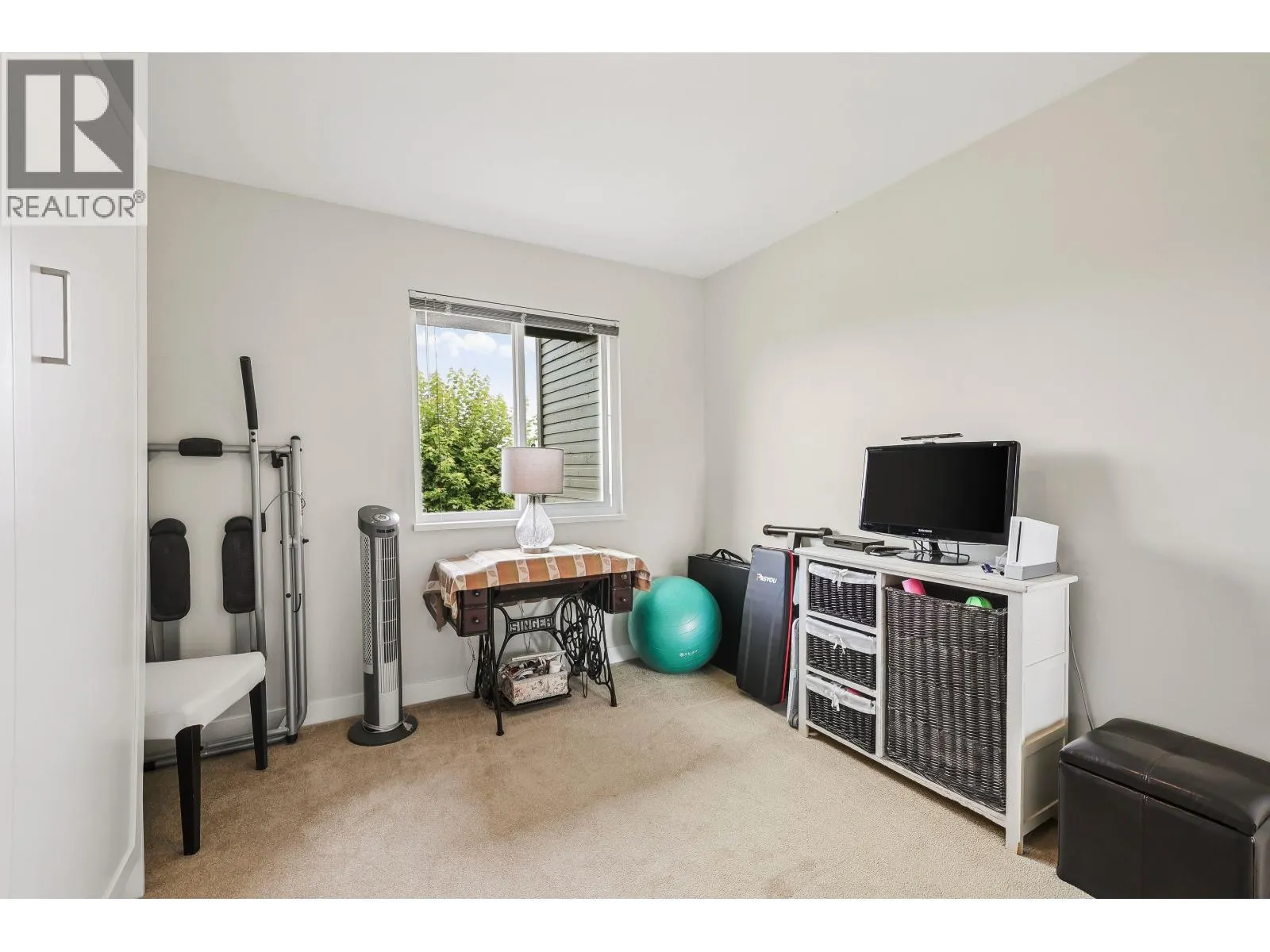 106 1140 CASTLE CRESCENT