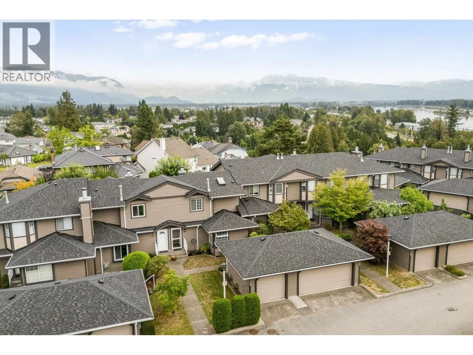 106 1140 CASTLE CRESCENT