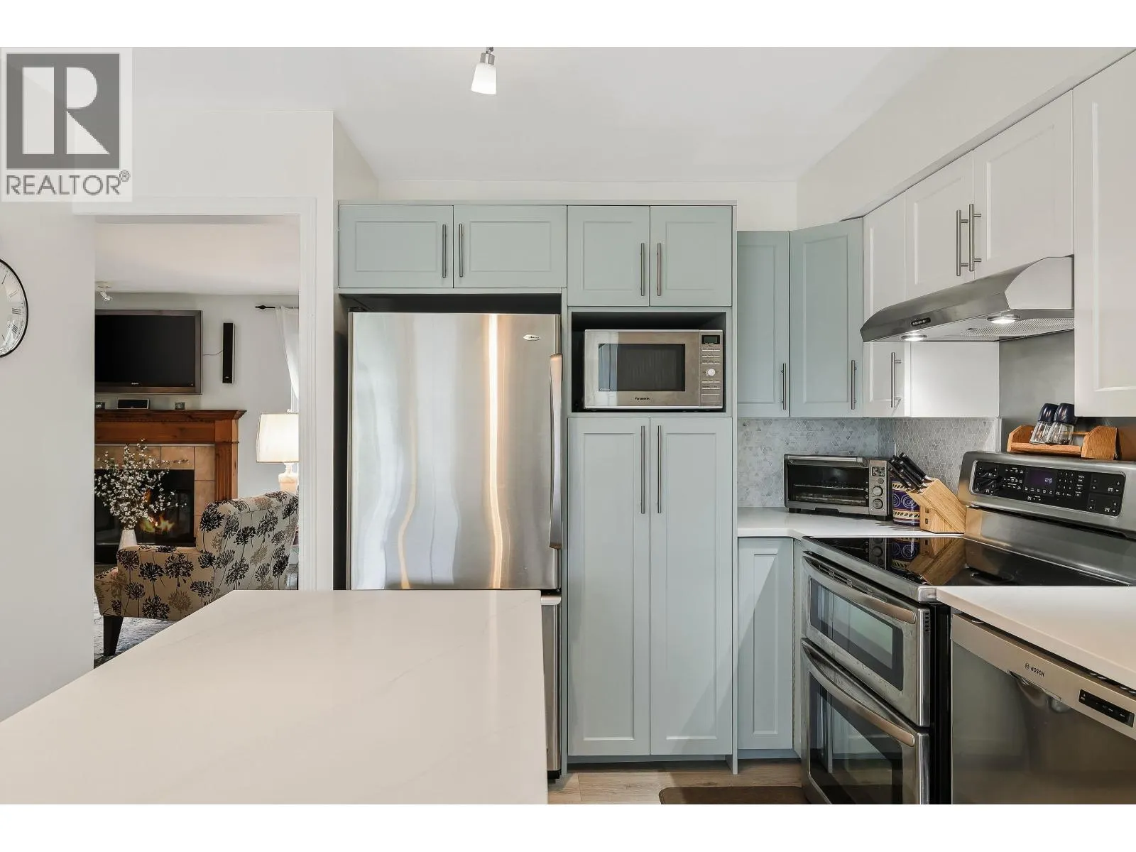 106 1140 CASTLE CRESCENT