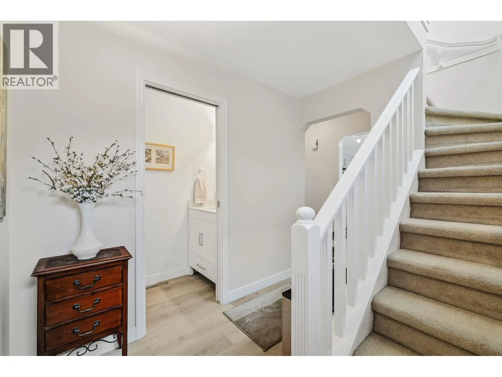 106 1140 CASTLE CRESCENT