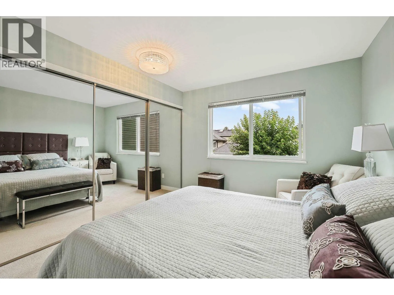 106 1140 CASTLE CRESCENT
