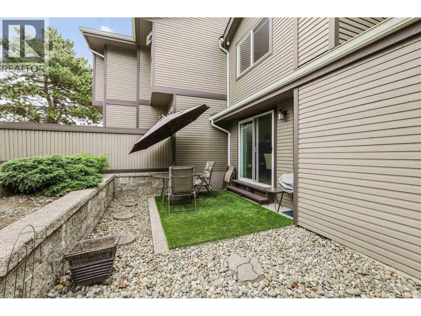 106 1140 CASTLE CRESCENT