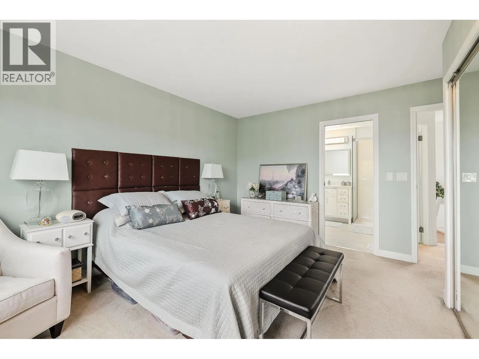 106 1140 CASTLE CRESCENT
